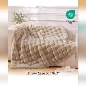 Luxurious Tan Throw Blanket